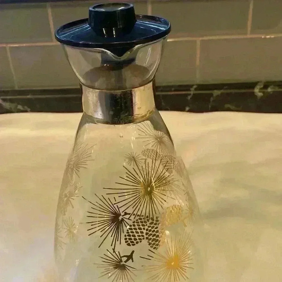 VINTAGE PYREX GLASS COFFEE CARAFE W/  PINECONE DESIGN - Picture 11 of 16
